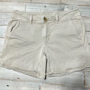 American Eagle Khaki Shorts size 8 Midi cut